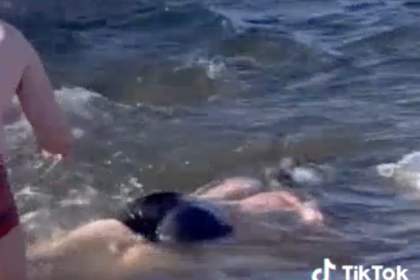 shawn mendes mergulhando de cueca calvin klein